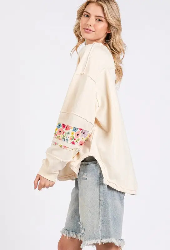 SAGE + FIG Daisy Patch Applique Long Sleeve Sweatshirt - Eclectage
