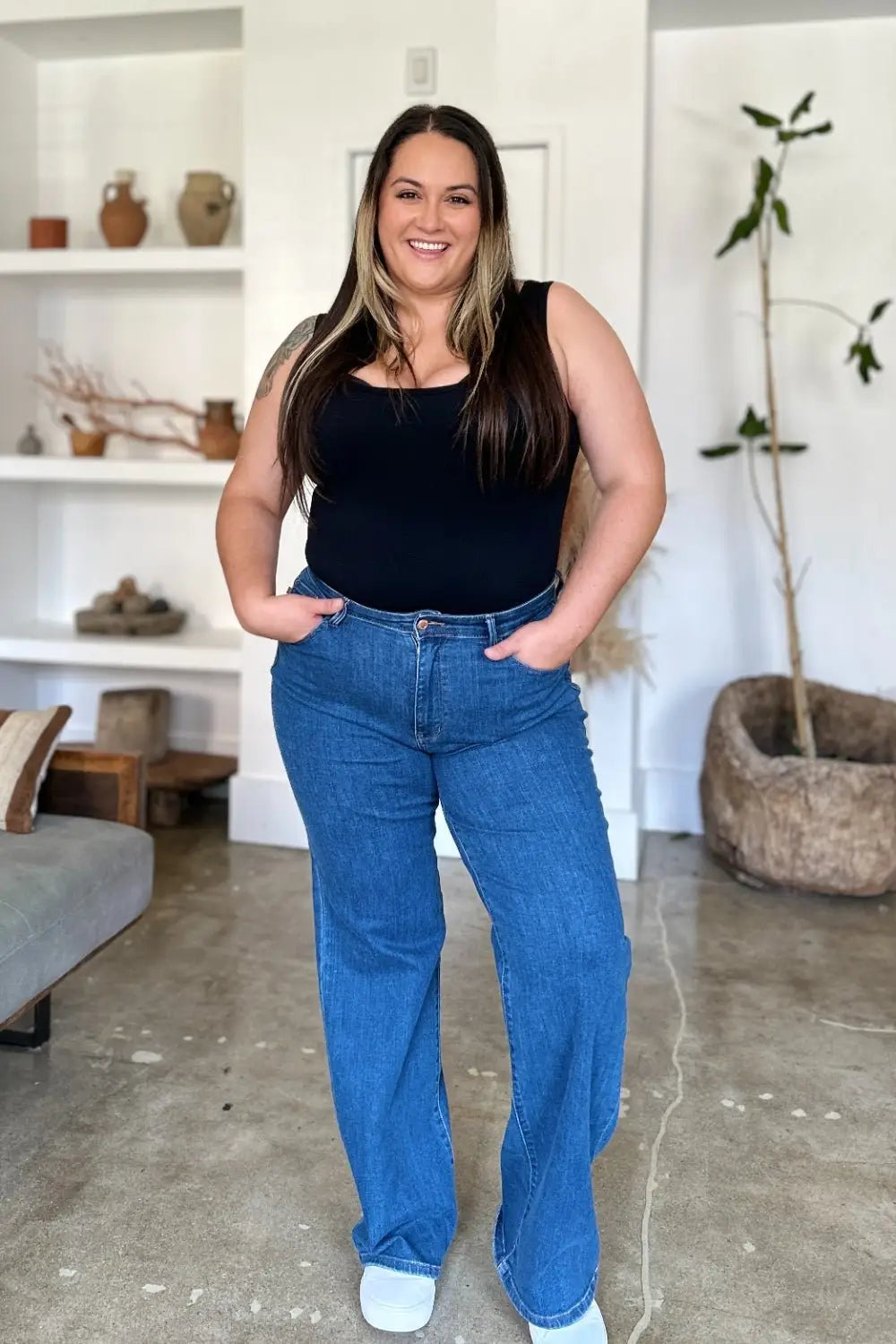 High Rise Straight Jeans - Straight Jeans