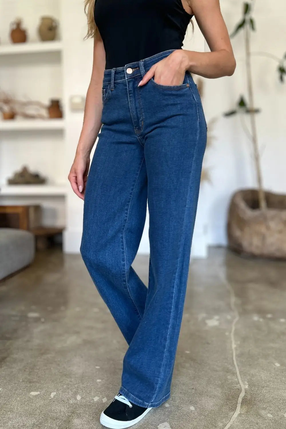 High Rise Straight Jeans - Straight Jeans