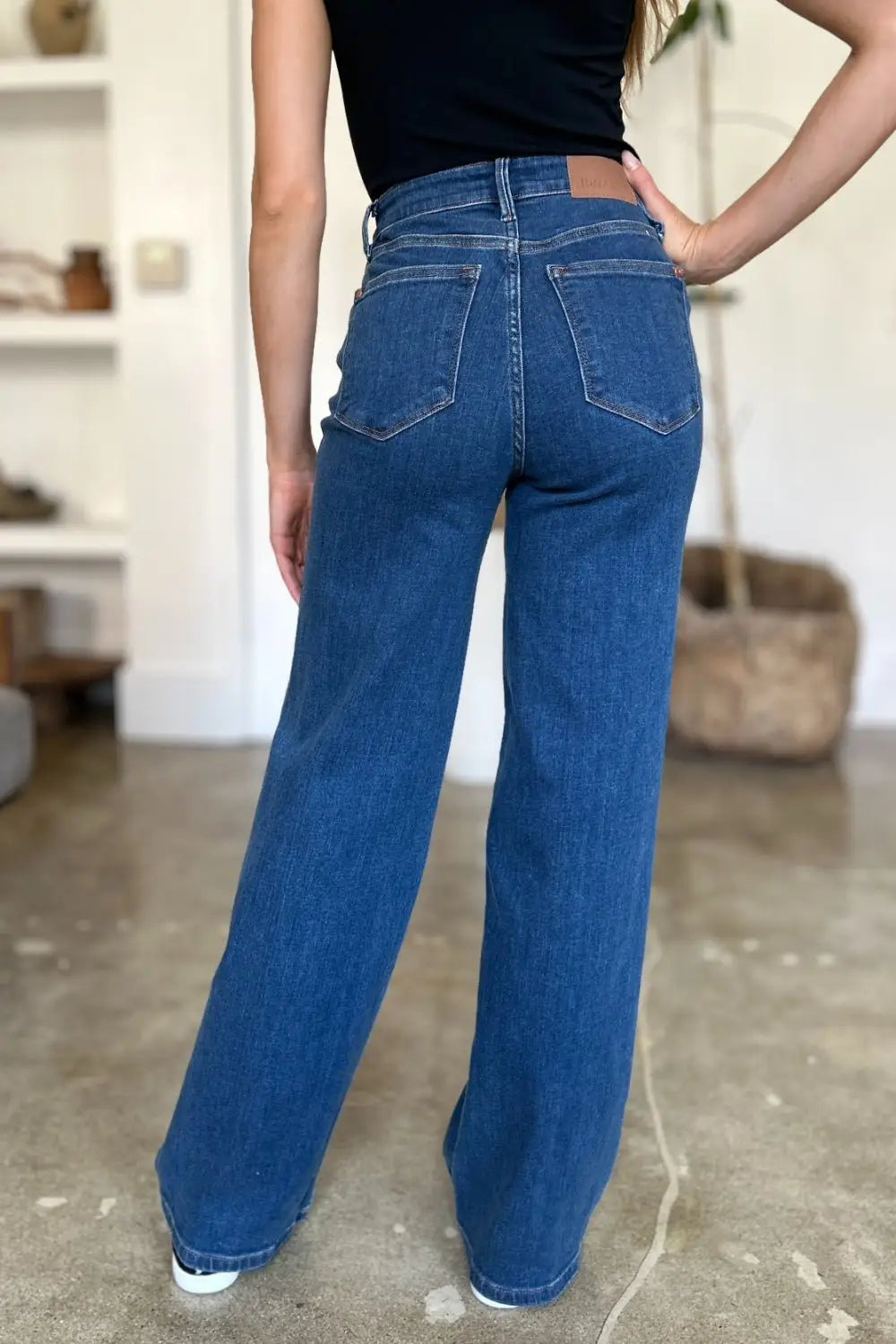 High Rise Straight Jeans - Straight Jeans