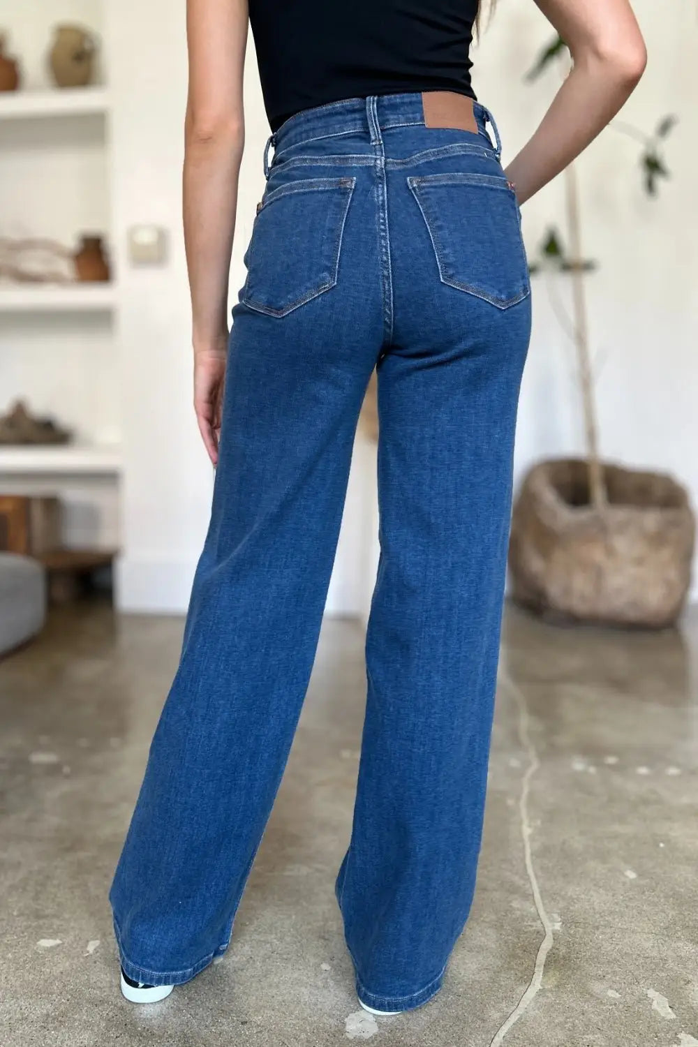 High Rise Straight Jeans - Straight Jeans