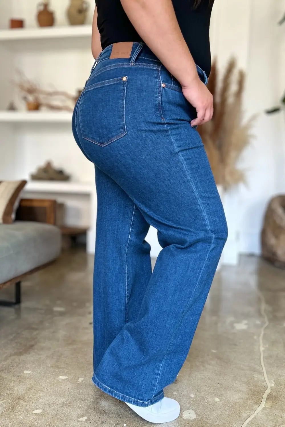 High Rise Straight Jeans - Straight Jeans
