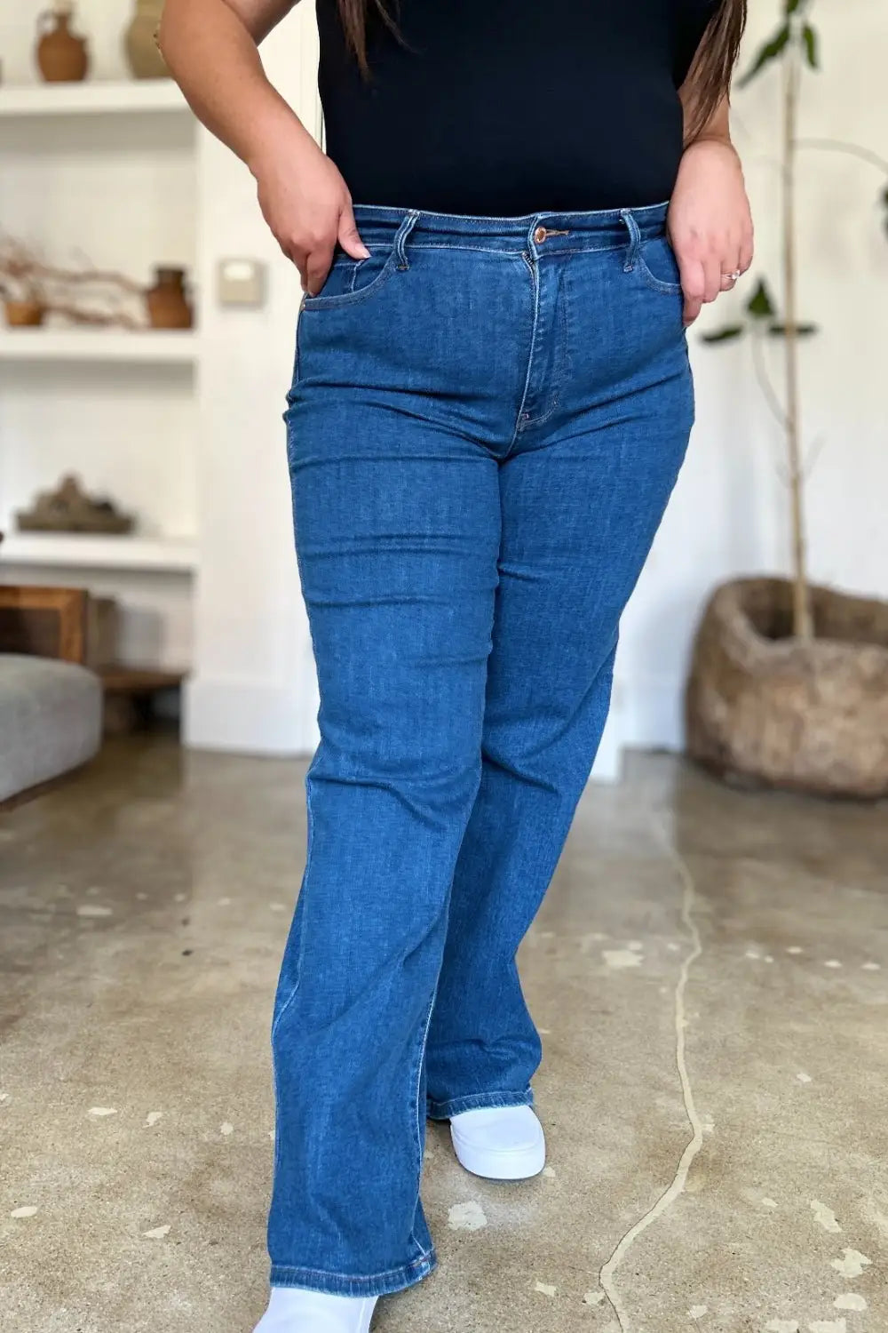 High Rise Straight Jeans - Straight Jeans