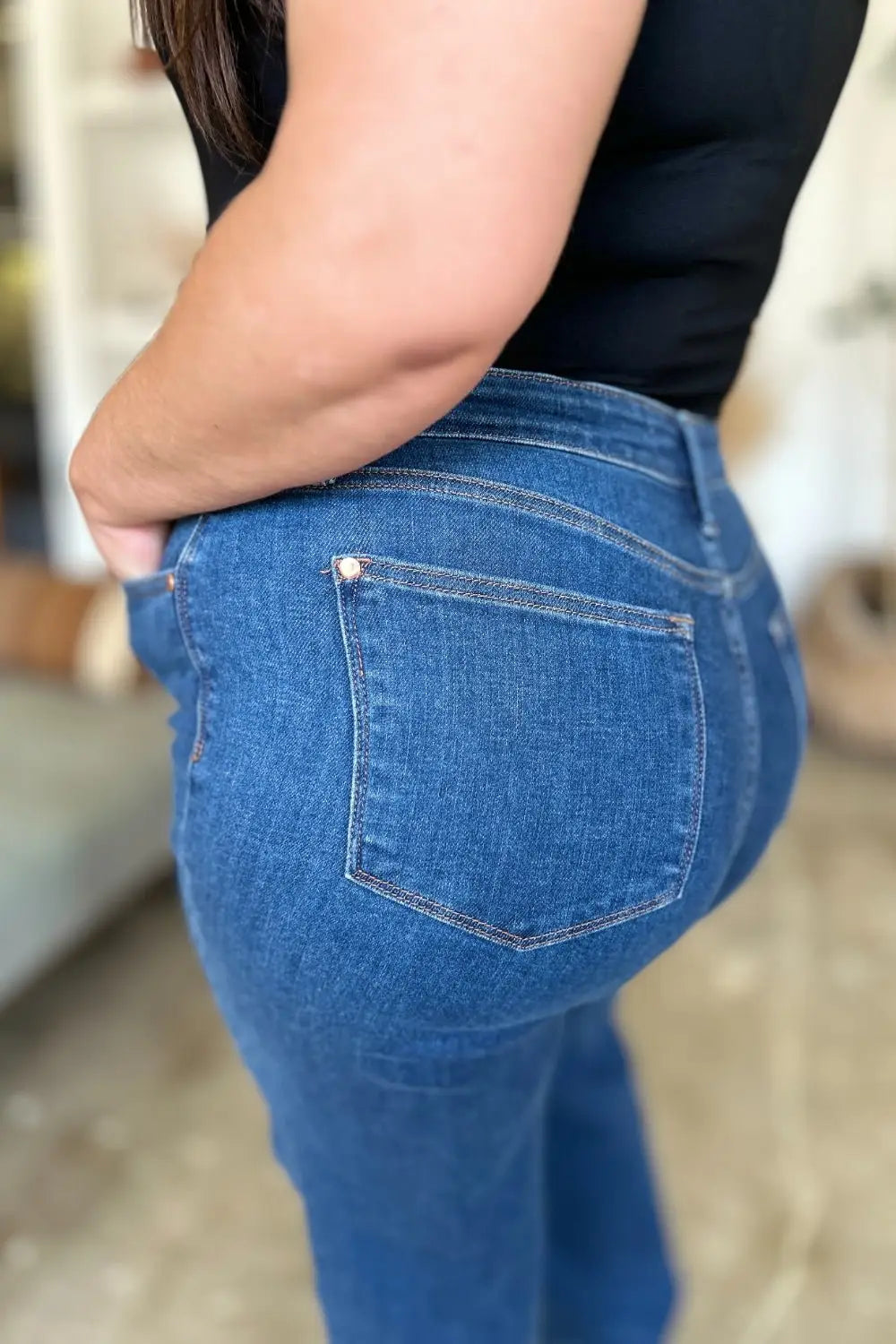High Rise Straight Jeans - Straight Jeans