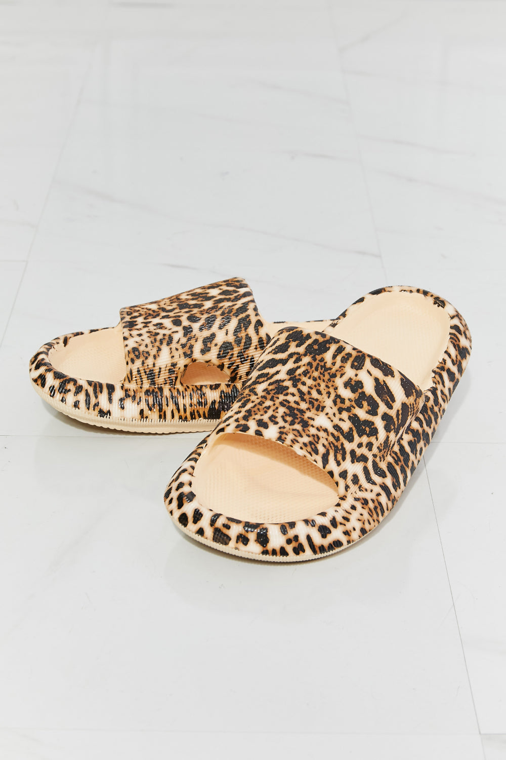 Size 6 Leopard Print Open Toe Slide