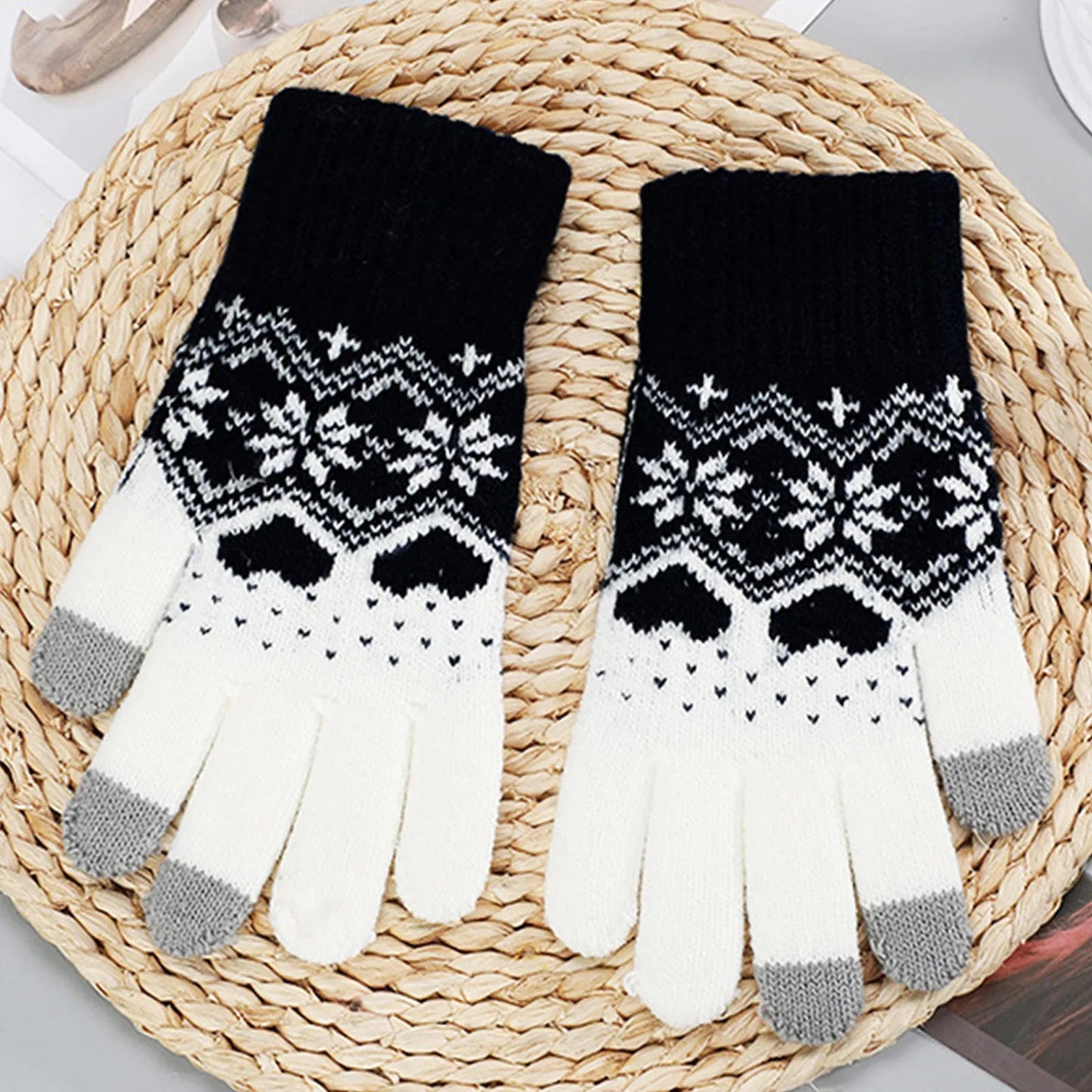 Warm Snowflake Heart Knitted Gloves - Eclectage