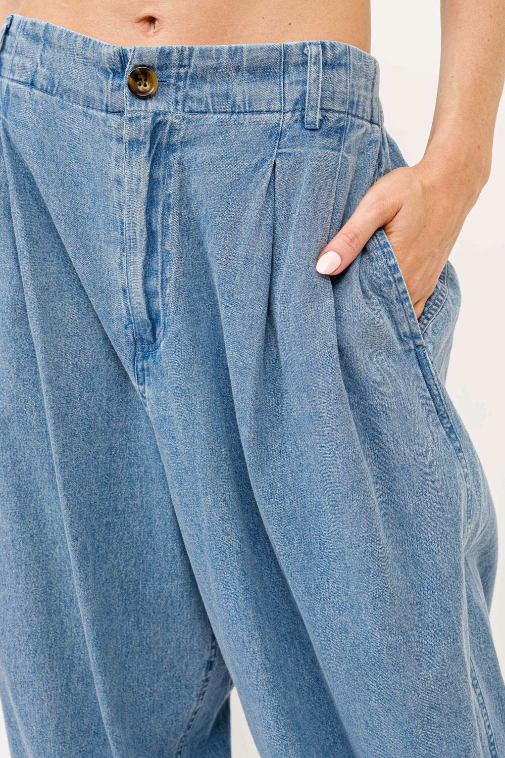 Elastic Back Pleated Baggy Jeans - Eclectage