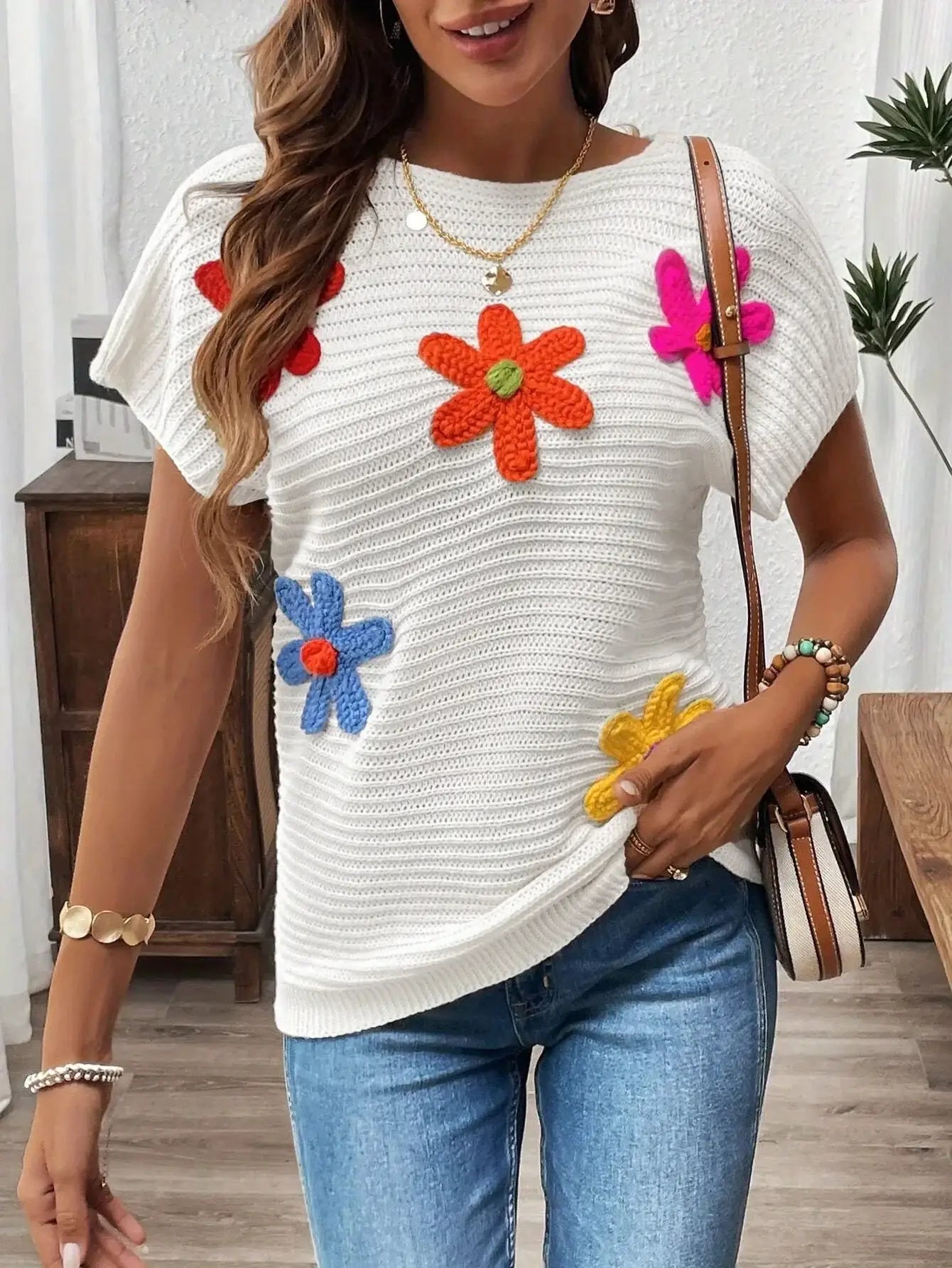 Floral Applique White Short Sleeve Sweater Sweaters