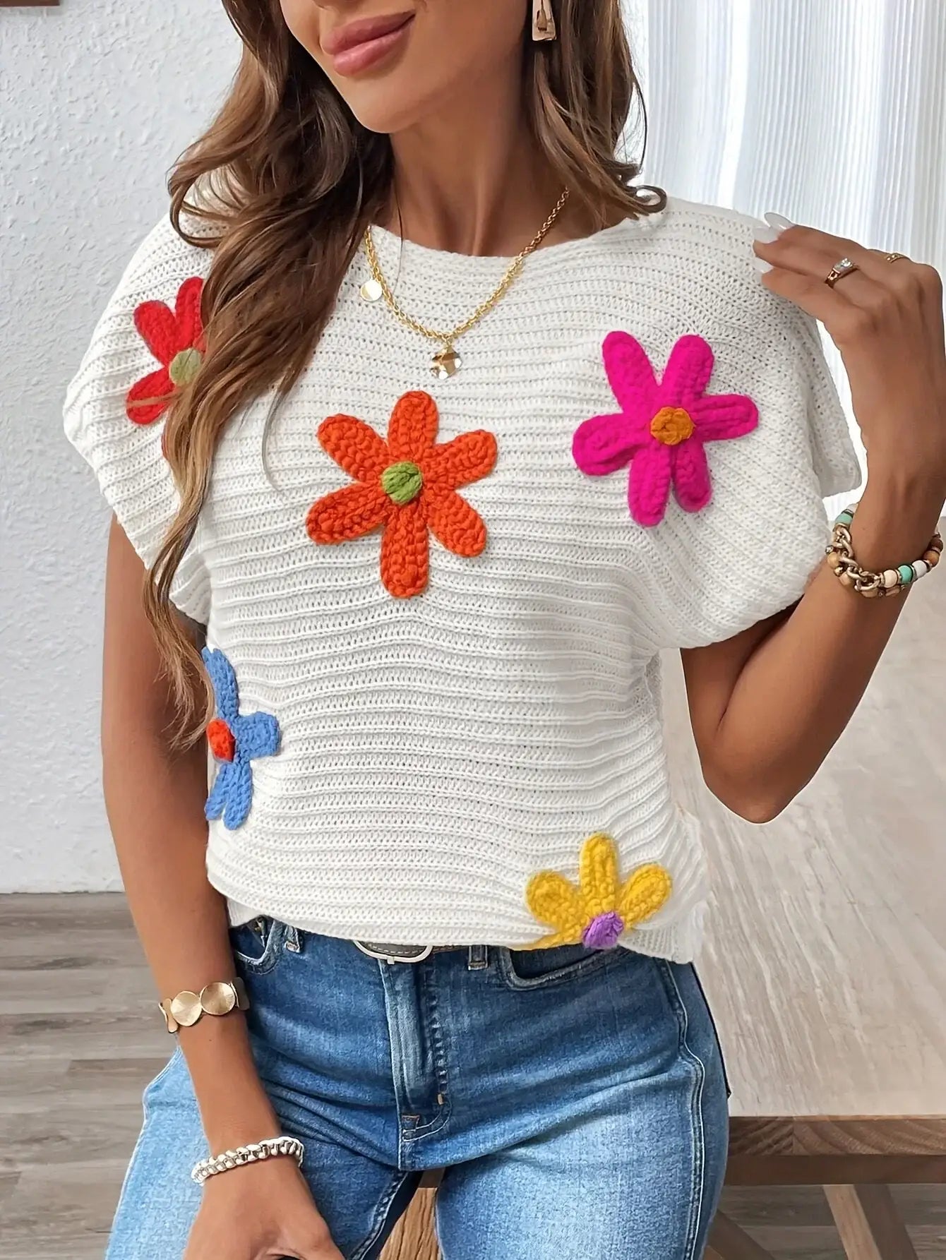 Floral Applique White Short Sleeve Sweater Sweaters