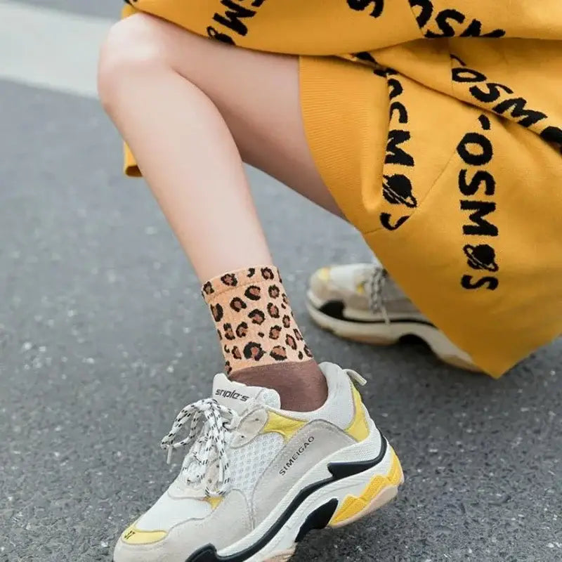 Spotted Leopard Print Women Socks Fashion Mid-Tube Socks For Girls Novelty Animal Pattern Japanese Style Autuma Spring