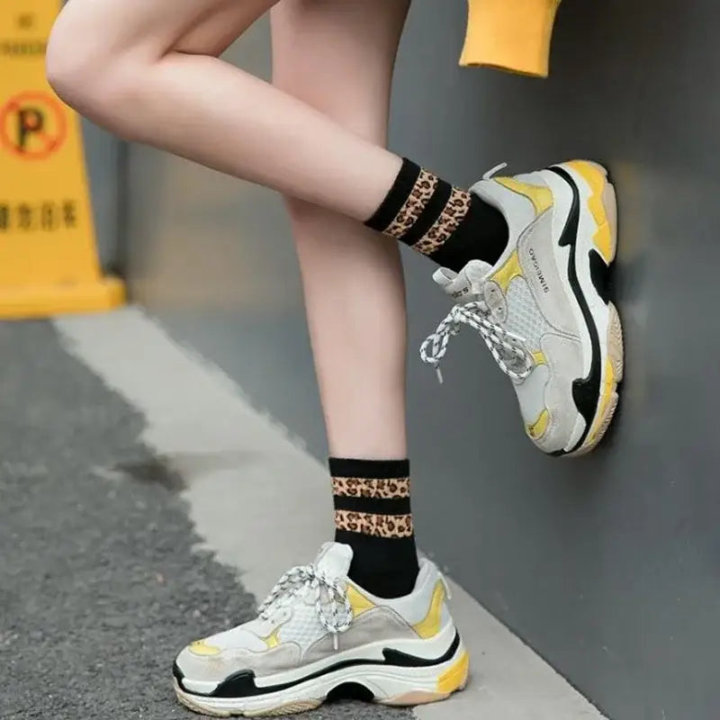 Spotted Leopard Print Women Socks Fashion Mid-Tube Socks For Girls Novelty Animal Pattern Japanese Style Autuma Spring