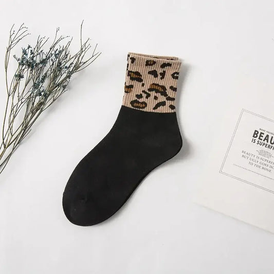 Spotted Leopard Print Women Socks Fashion Mid-Tube Socks For Girls Novelty Animal Pattern Japanese Style Autuma Spring