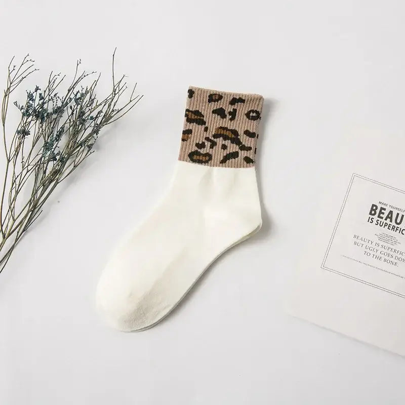 Spotted Leopard Print Women Socks Fashion Mid-Tube Socks For Girls Novelty Animal Pattern Japanese Style Autuma Spring