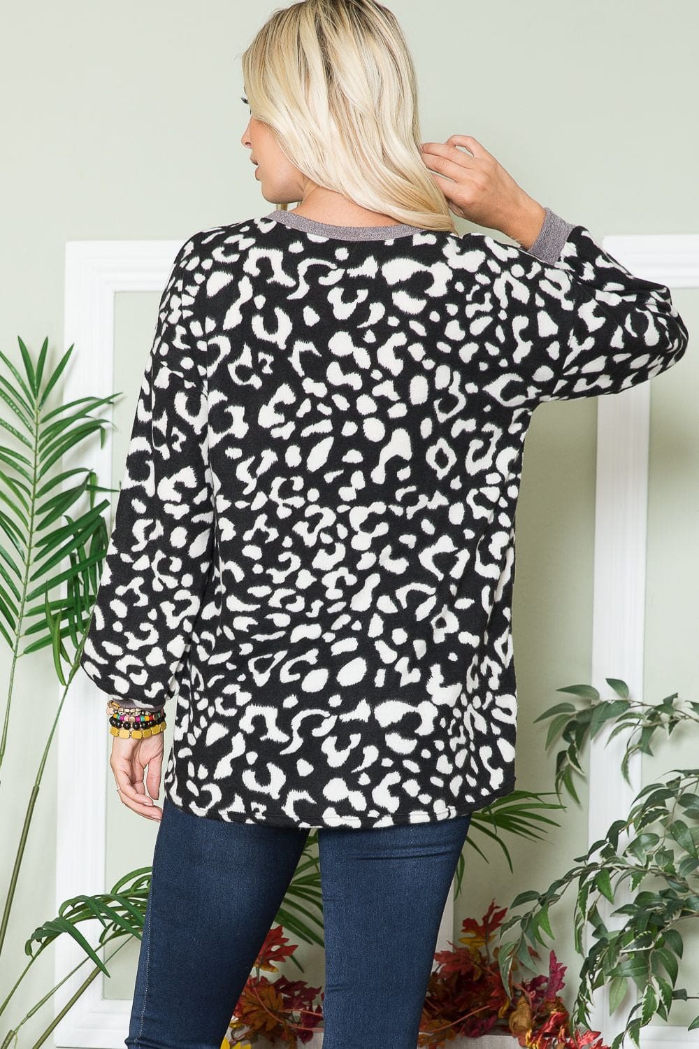 Leopard V-Neck Long Sleeve Blouse