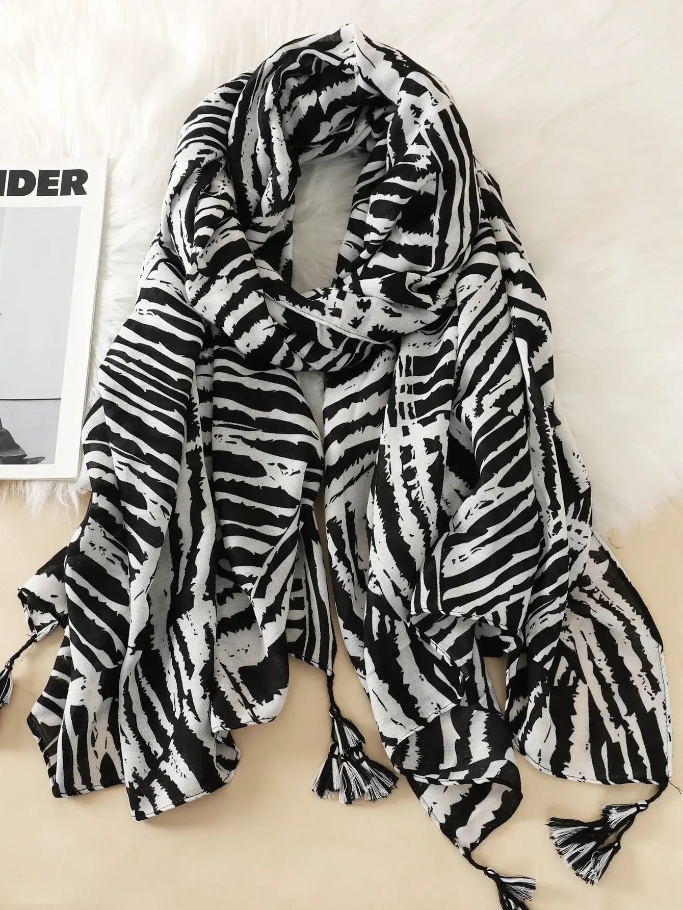 Luxury Brand 2023 Autumn Winter Women Scarf Beach Shawl Cotton Lady Fashion Flower Scarves Bandana Pashmina Wrap Hijab