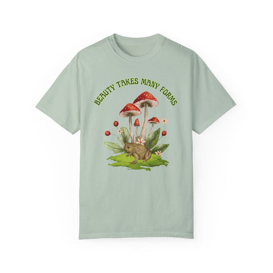 Mushroom and Toad T-Shirt - Comfort Colors Unisex Garment-Dyed Tee Nature Lovers Shirt Goblincore Nature Core