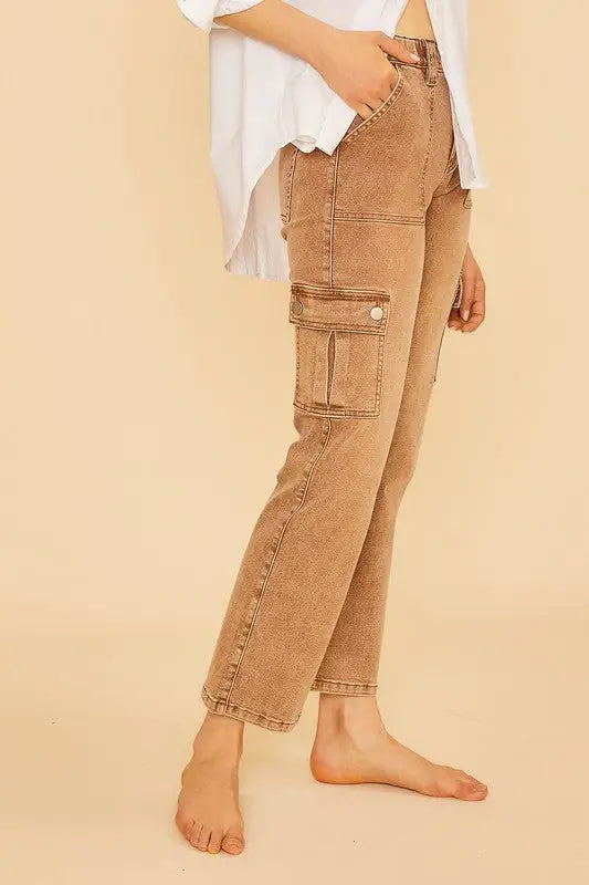 Straight Leg Jeans with Cargo Pockets - Eclectage