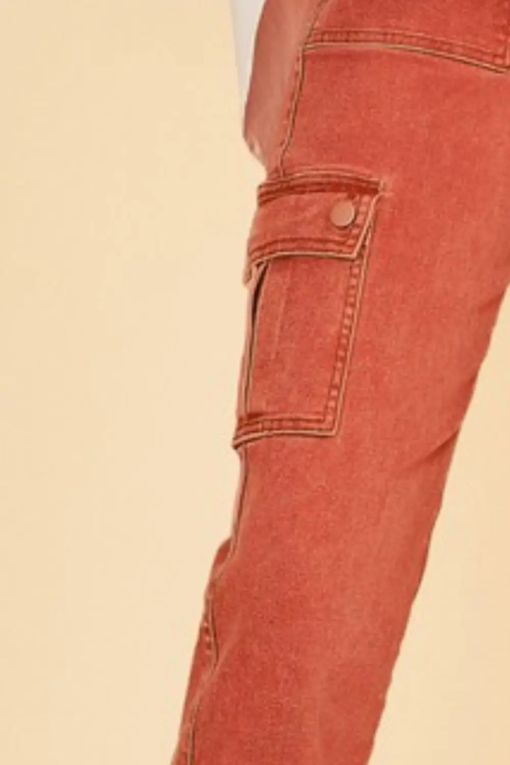 Straight Leg Jeans with Cargo Pockets - Eclectage