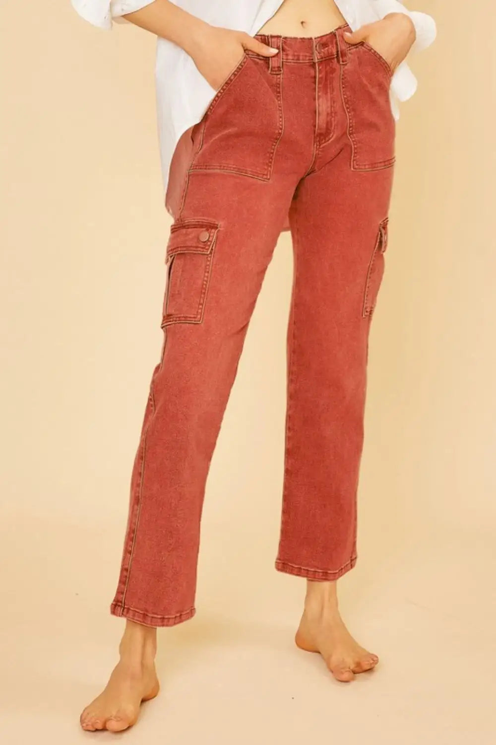 Straight Leg Jeans with Cargo Pockets - Eclectage