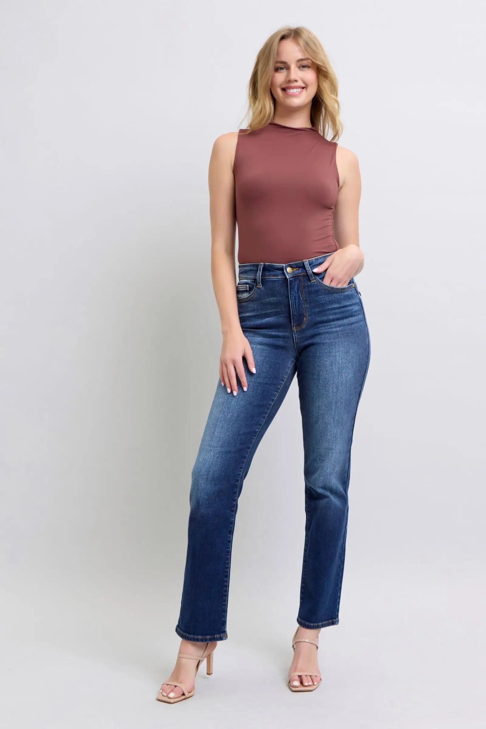 Washed Straight Dark Leg Jeans - Eclectage